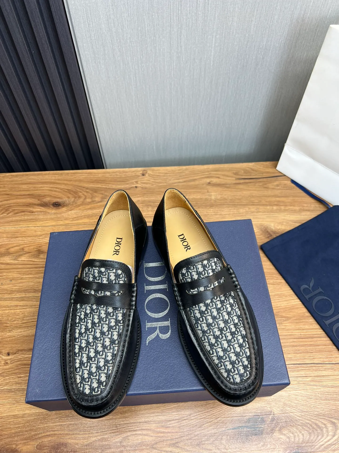 Men's men's shoes 💰580💰 Dior men's business casual leather shoes 👞all made of imported original brand leather, just to create a more comfortable wearing experience, upper: original cowhide ➕ imported sheepskin lining, original non-slip and wear-resistant rubber outsole ✔️36-45 (38.45 non-refundable)